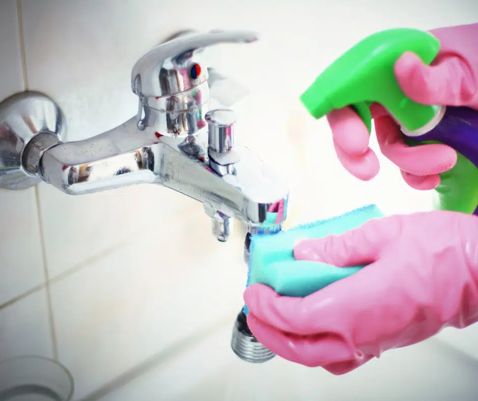 How to clean your bathroom