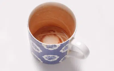 How to Clean Tea Stains From Mugs