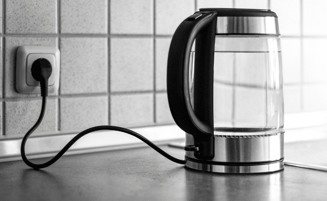 how to clean a kettle