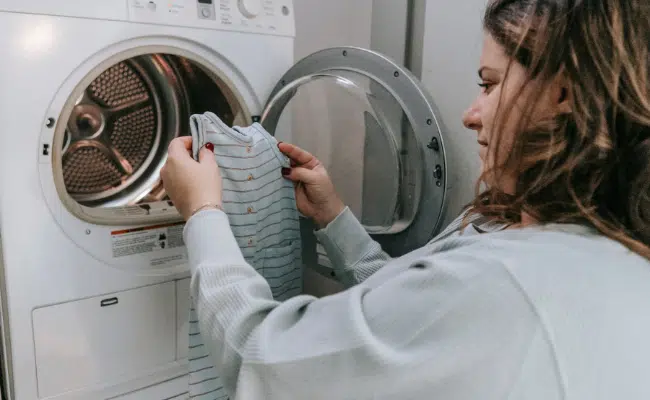 should you wash your clothes inside out