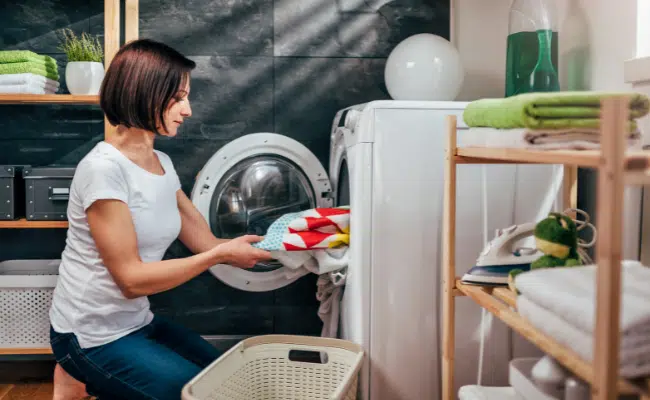 should you wash your clothes inside out